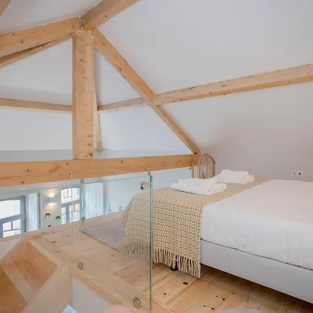 Liiiving In - Santa Catarina Mezzanine * Порту