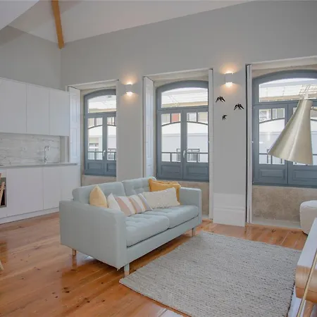 Апартаменты Liiiving In - Santa Catarina Mezzanine *