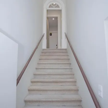 Liiiving In - Santa Catarina Mezzanine Oporto